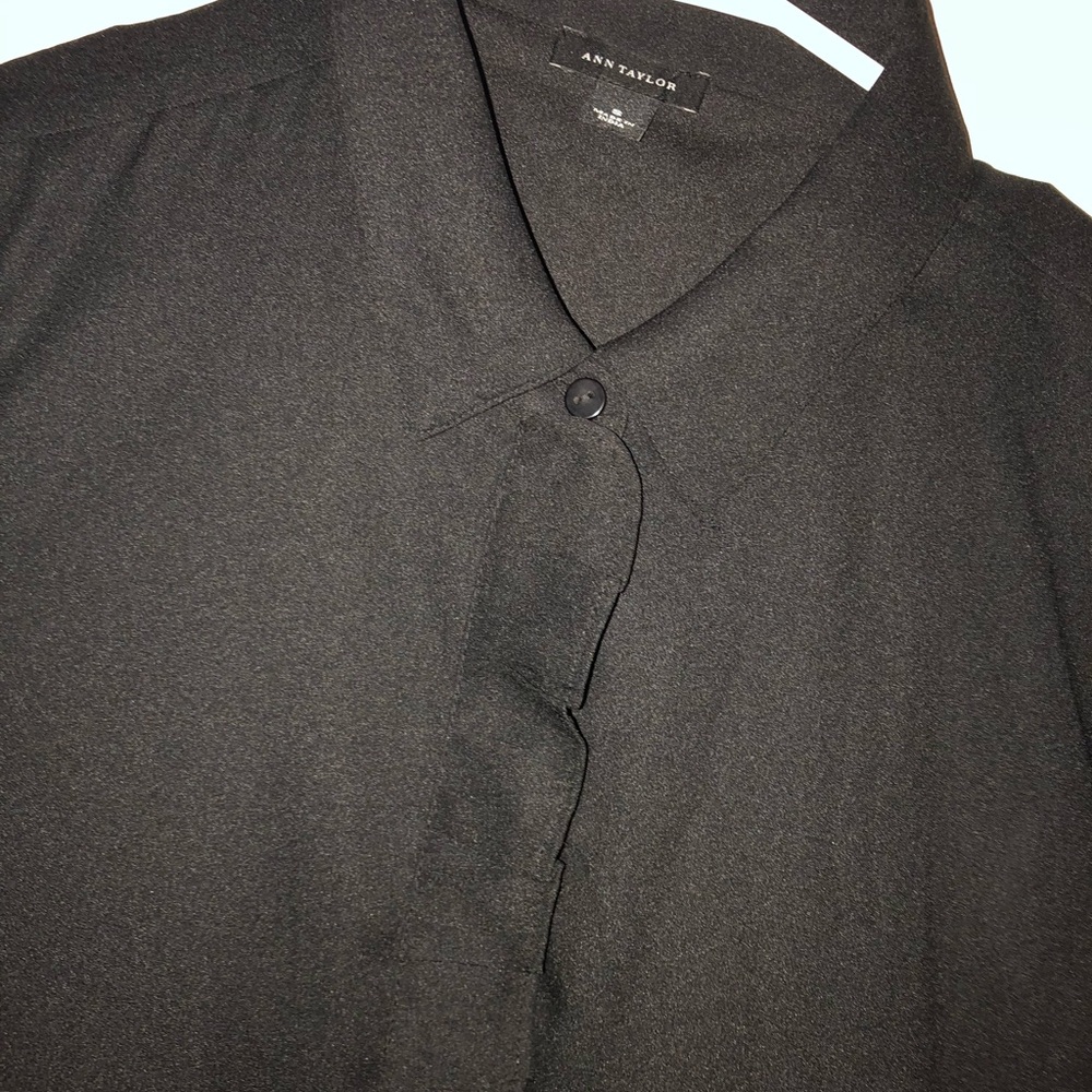 ANN TAYLOR BLACK BLOUSE